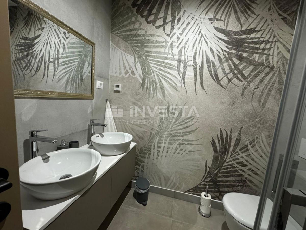 Okolica Poreča, pritličje stanovanje z bazenom, 93 m2, novogradnja