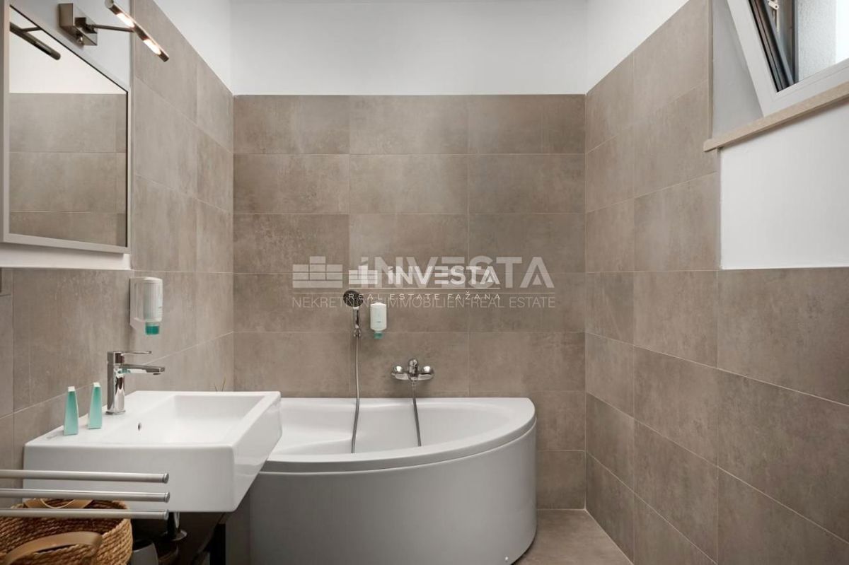 Marčana, Divšići in Krnica, 2 moderni počitniški vili, 3 spalnice + dnevna soba