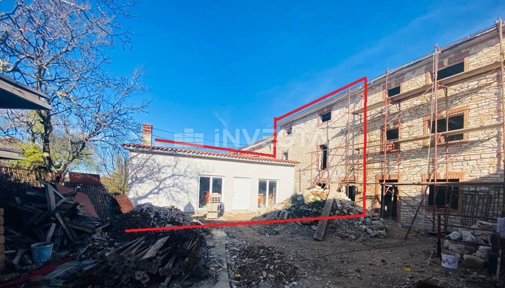Svetvinčenat, Juršići, vrstna hiša z dodatnim stanovanjem