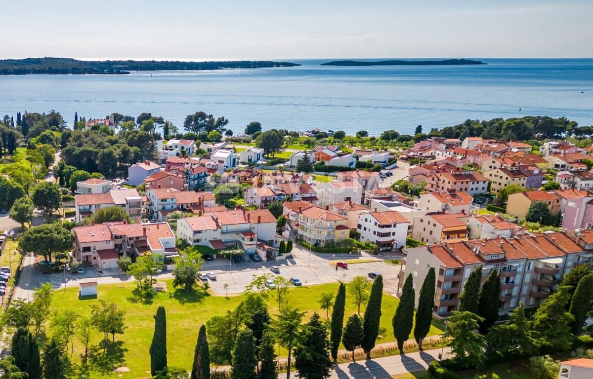 Fažana, zemljišče s gradbenim dovoljenjem, 200 m od morja.
