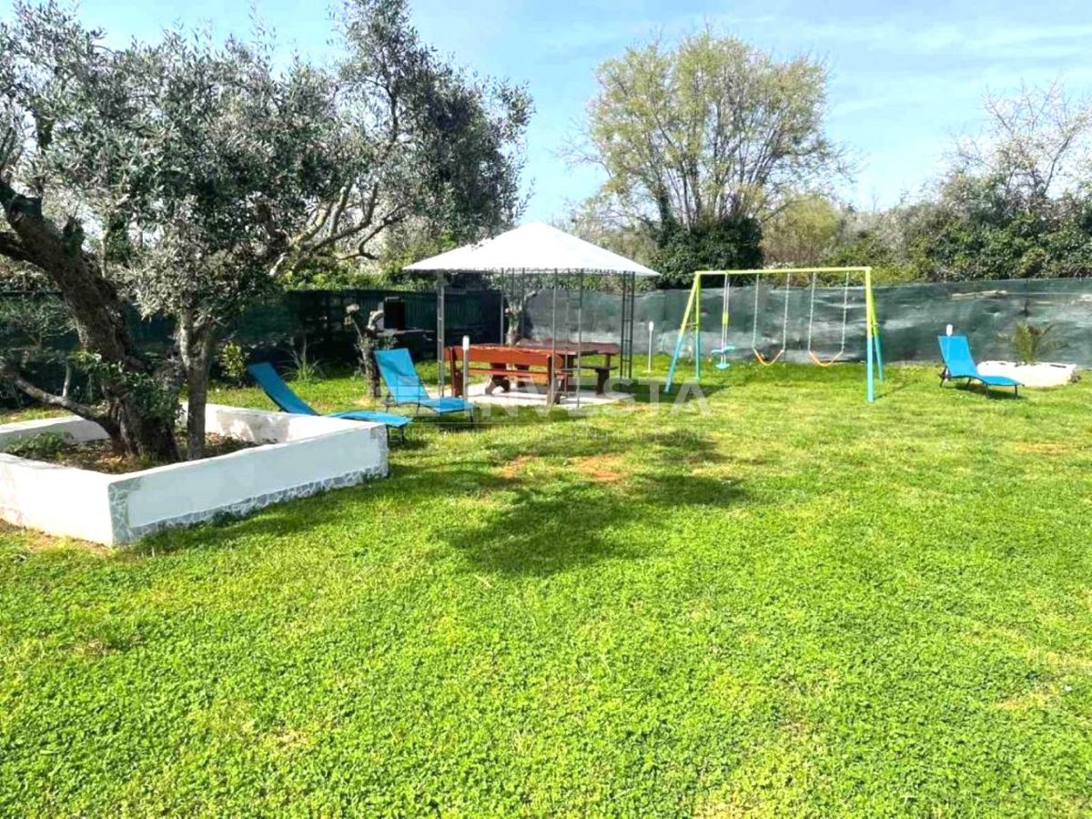  Enonadstropna družinska hiša, 3 spalnice, prostoren vrt