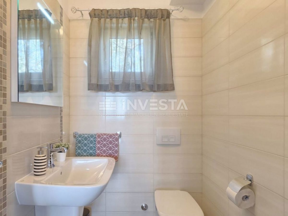 Fažana, Vila s bazenom in velikim vrtom