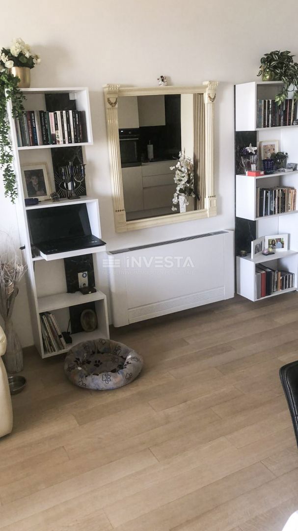 OPATIJA – luksuzni apartma s pogledom na morje, garažnim mestom in vrtom