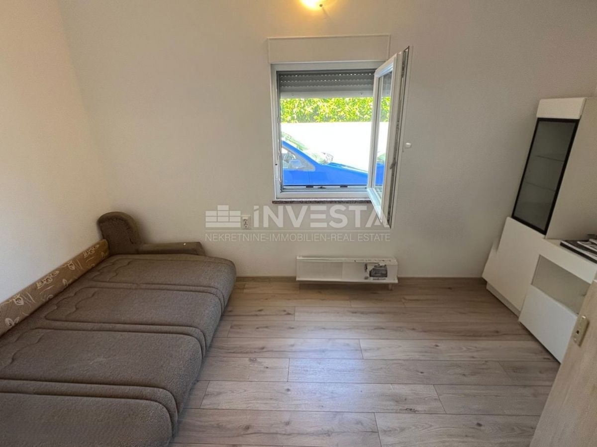 Pula, Šišan Prenovljena pritlična hiša s 3 sobami, površina 100 m²