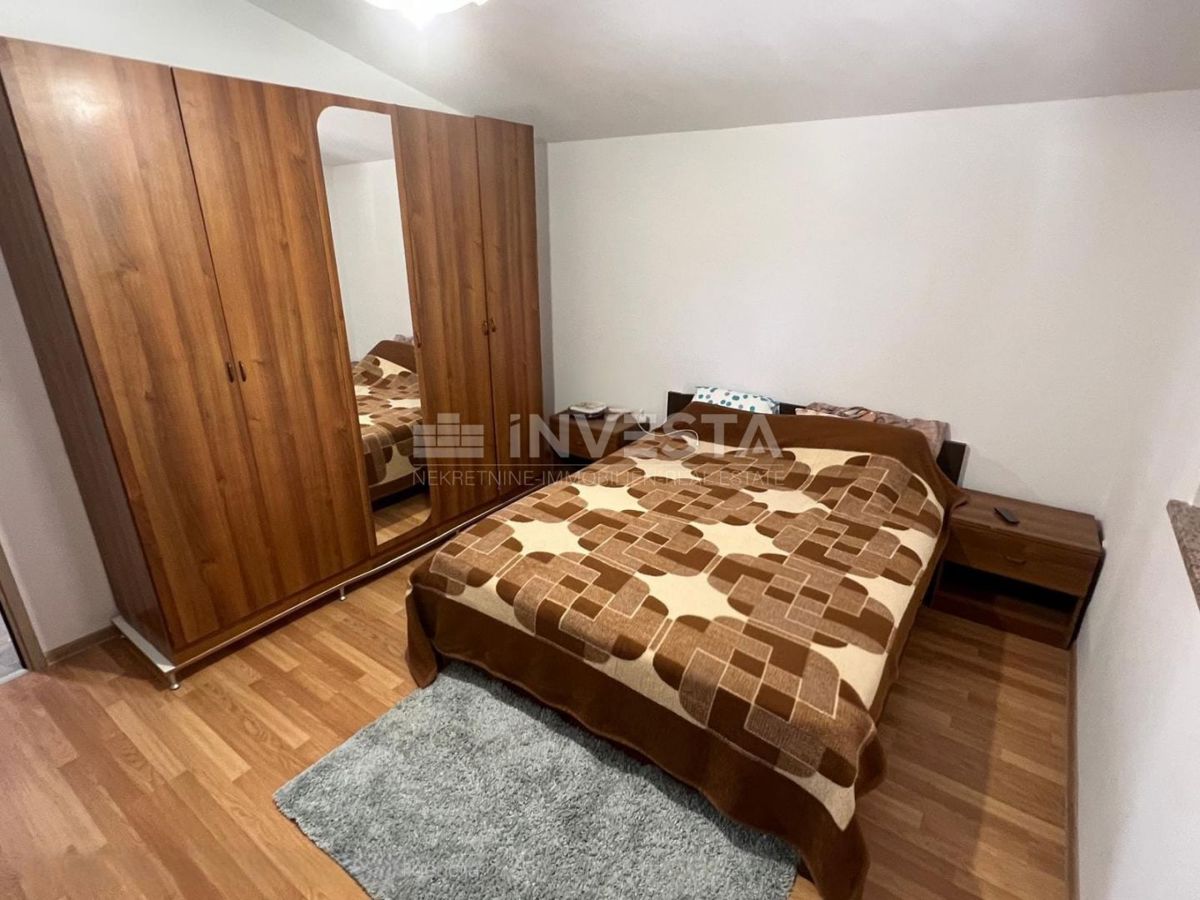 Pula, Šišan Prenovljena pritlična hiša s 3 sobami, površina 100 m²