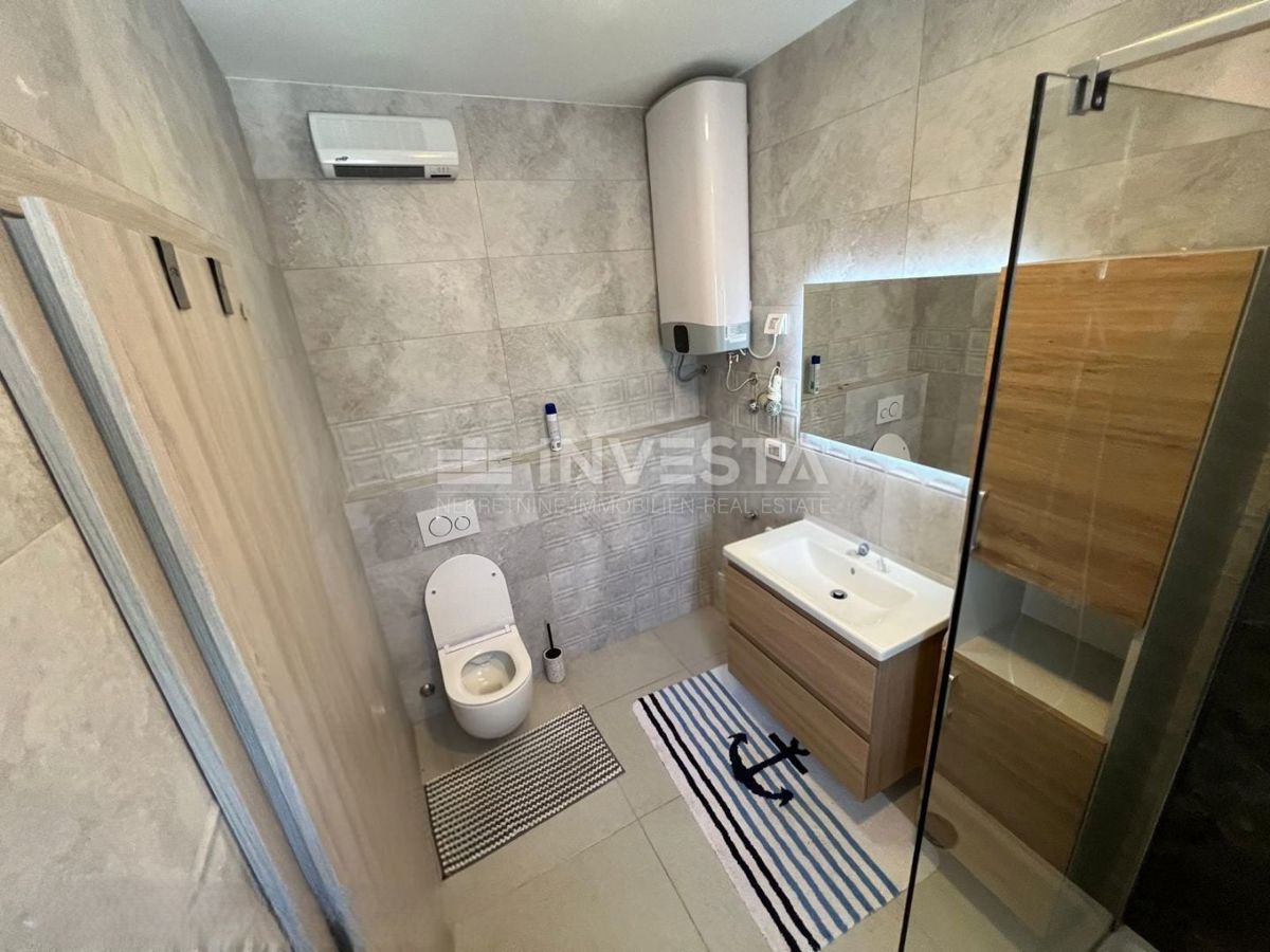 Pula, Šišan Prenovljena pritlična hiša s 3 sobami, površina 100 m²