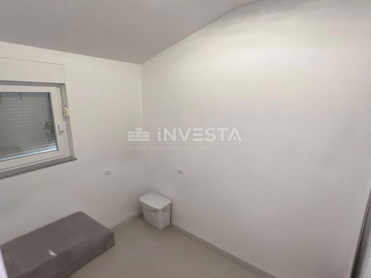 Pula, Šišan Prenovljena pritlična hiša s 3 sobami, površina 100 m²