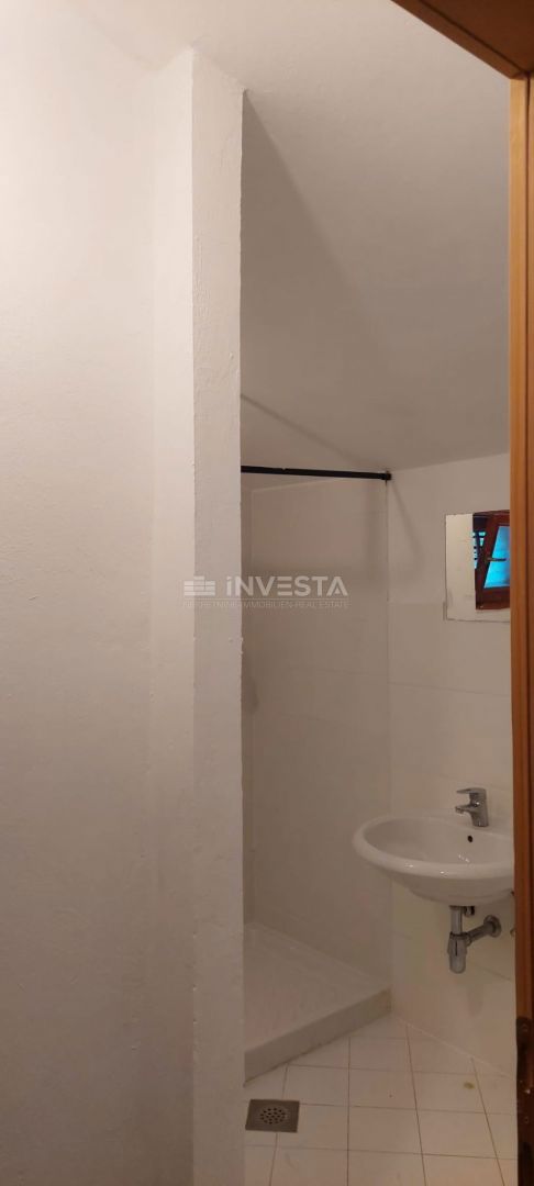 Poslovna večnamenska stavba Svetvinčenat