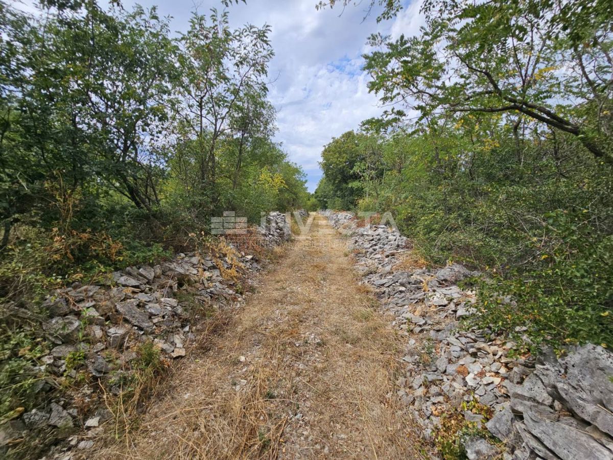 Vodnjan, kmetijsko zemljišče 1.881 m²