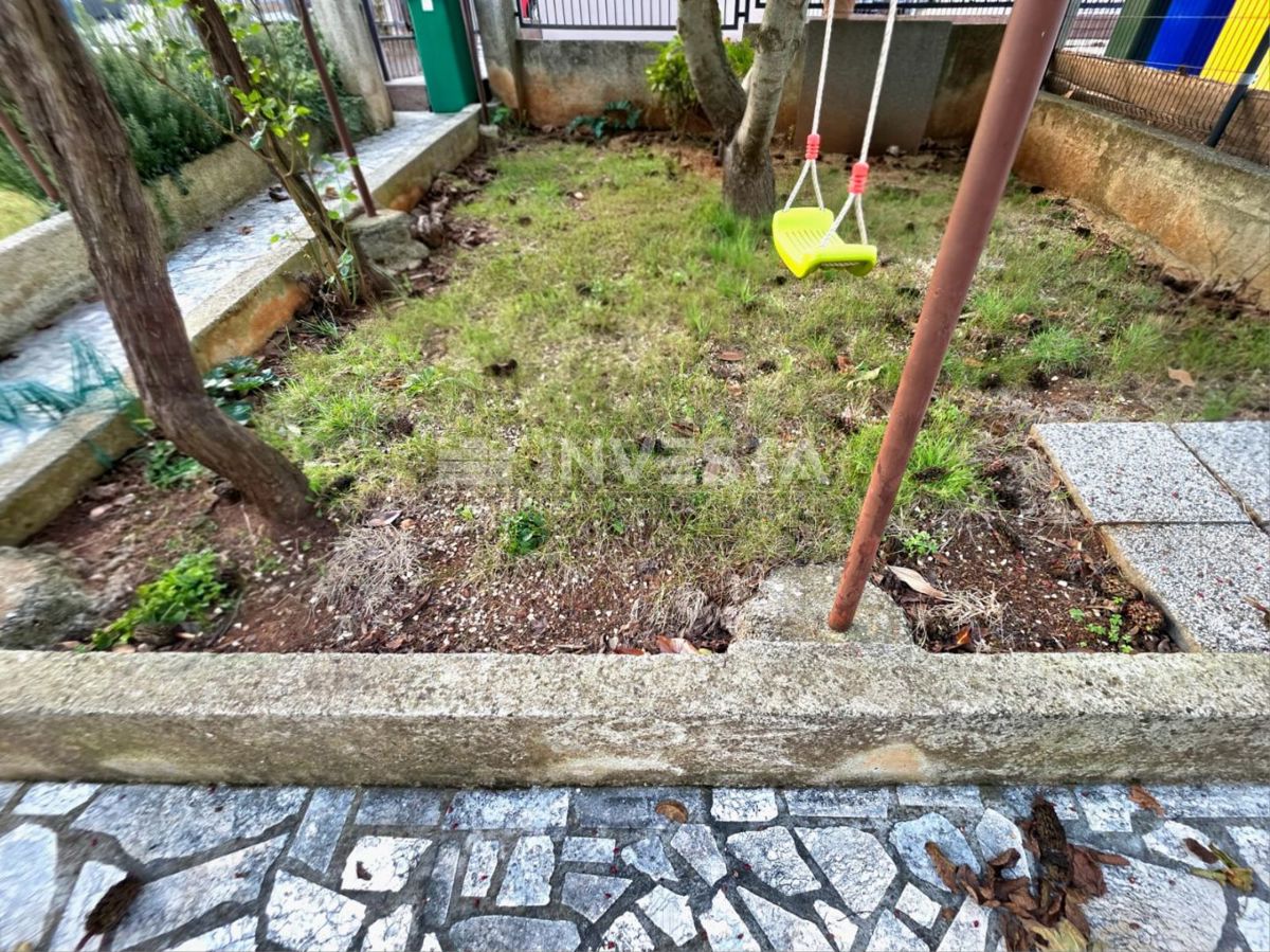 Pula, čudovito in prostorno stanovanje, 3 spalnice, lastno parkirišče in vrt