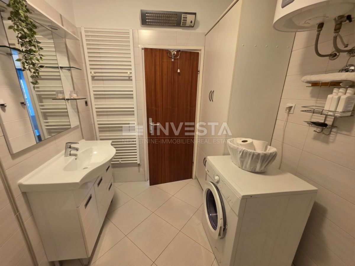 Pula, čudovito in prostorno stanovanje, 3 spalnice, lastno parkirišče in vrt