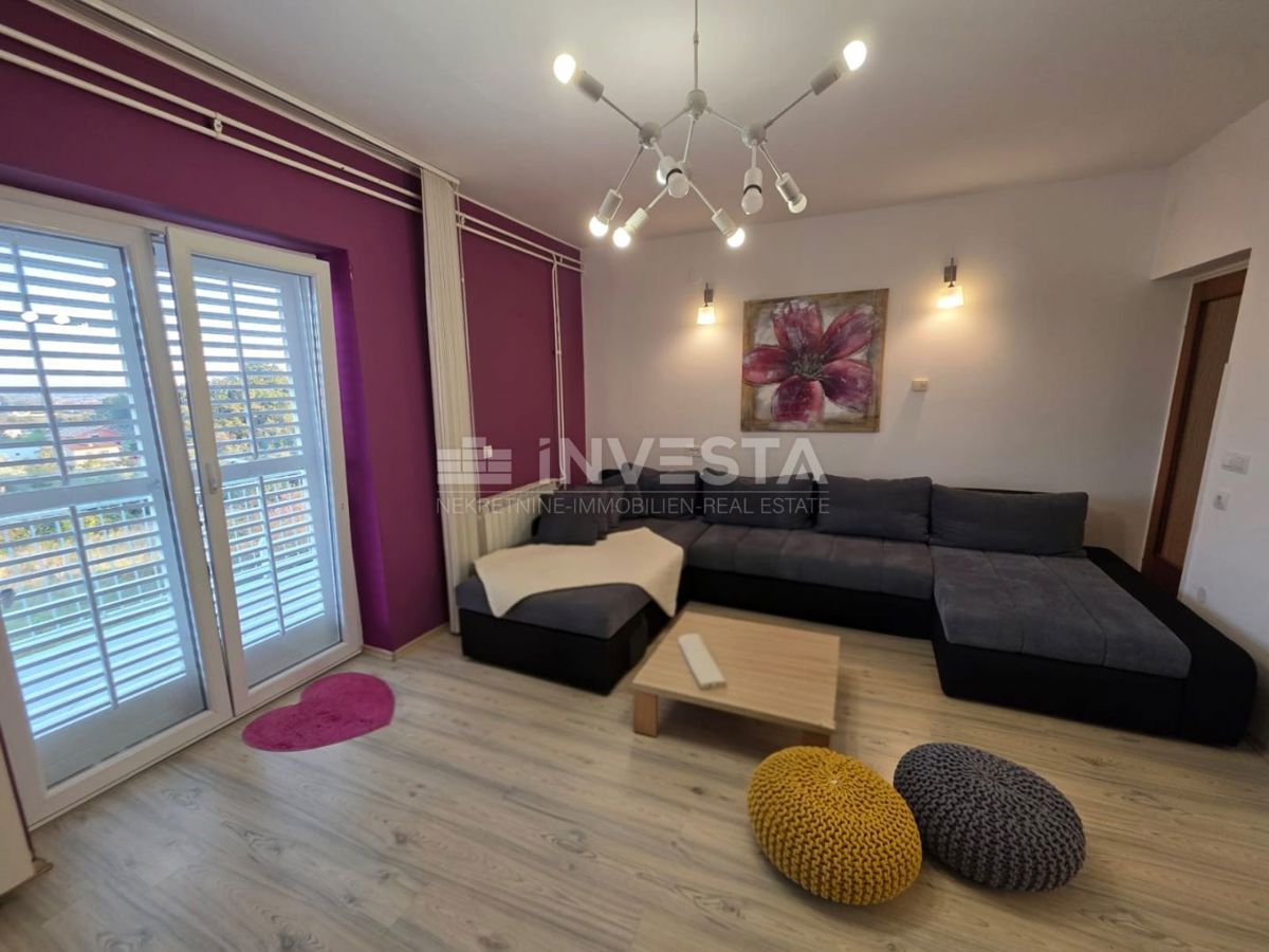 Pula, čudovito in prostorno stanovanje, 3 spalnice, lastno parkirišče in vrt