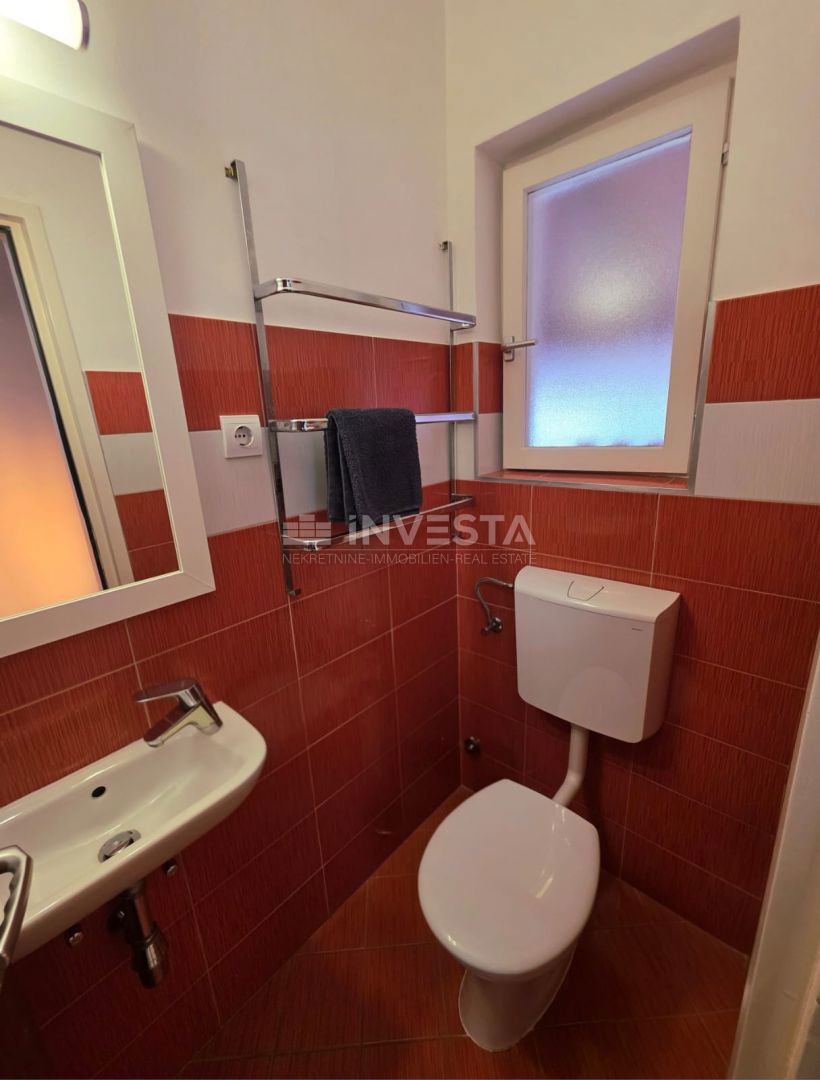 Pula, čudovito in prostorno stanovanje, 3 spalnice, lastno parkirišče in vrt