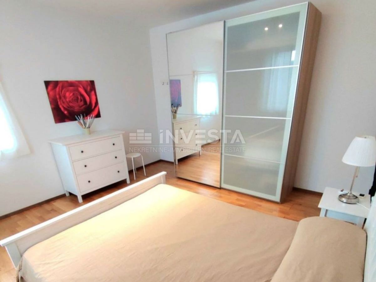 Luksuzno stanovanje na mirni lokaciji