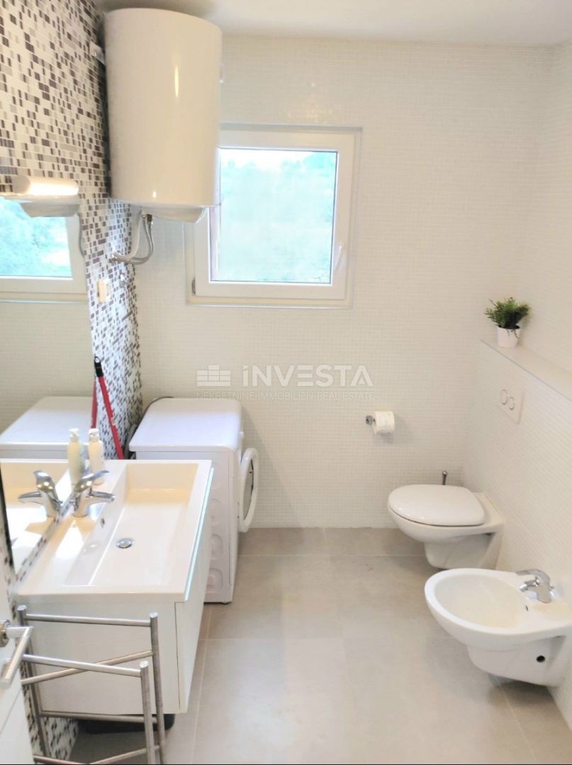 Luksuzno stanovanje na mirni lokaciji