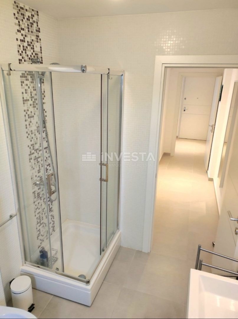 Luksuzno stanovanje na mirni lokaciji