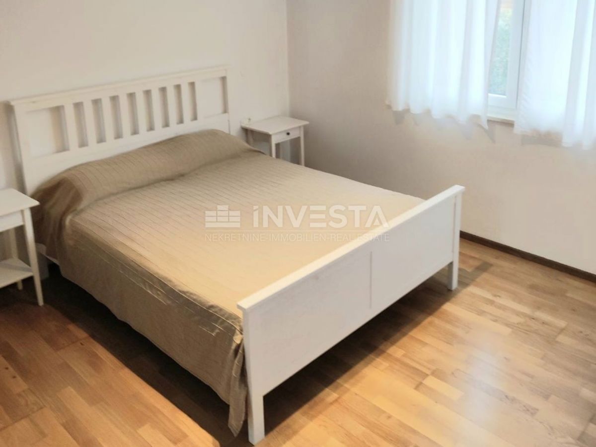 Luksuzno stanovanje na mirni lokaciji