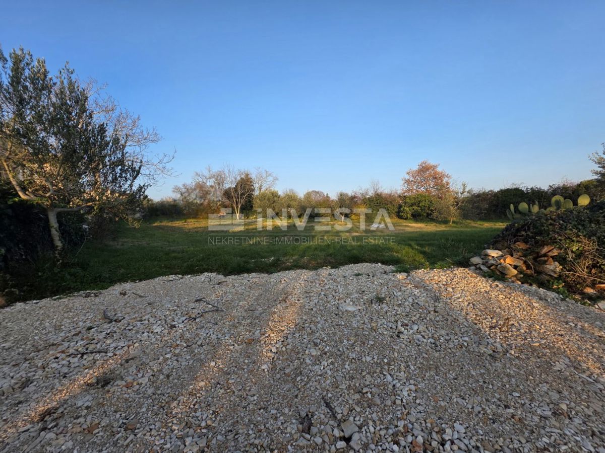 Zemljišče Vodnjan, 1.025m2