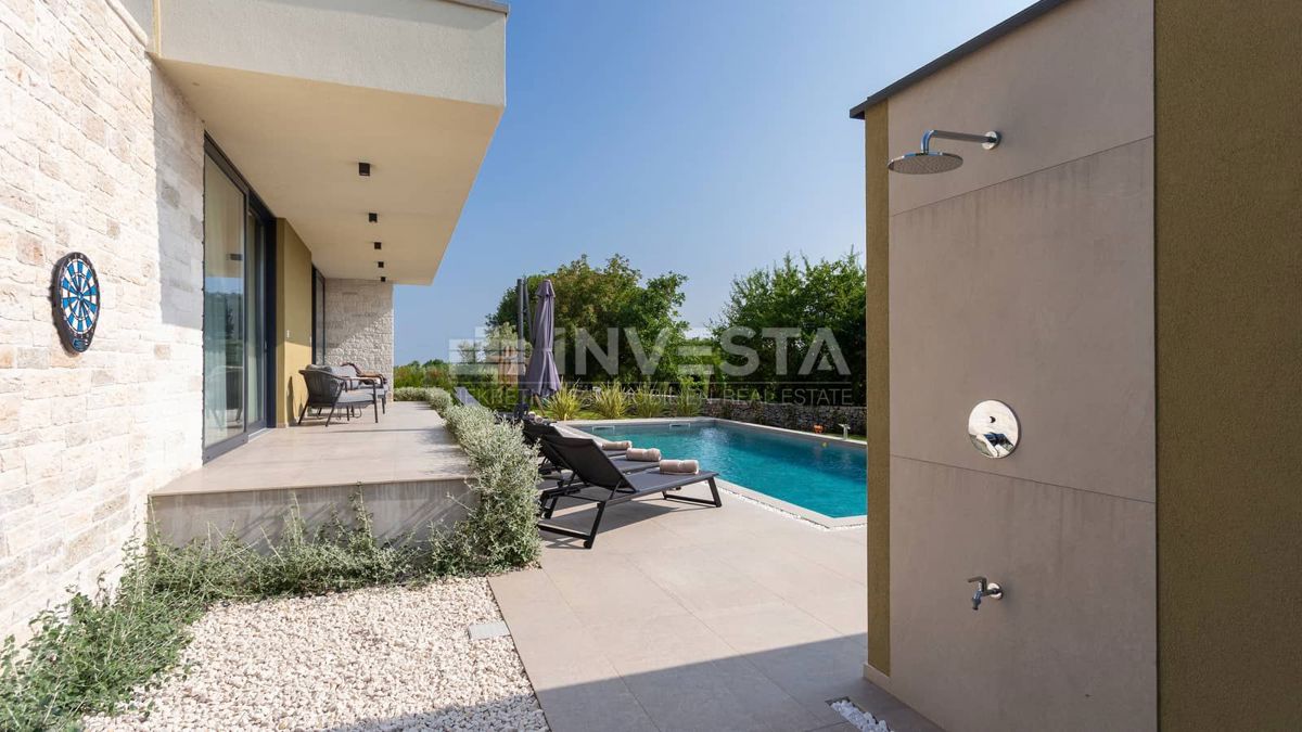 Okolica Svetvinčenta, Moderna vila z bazenom, novogradnja