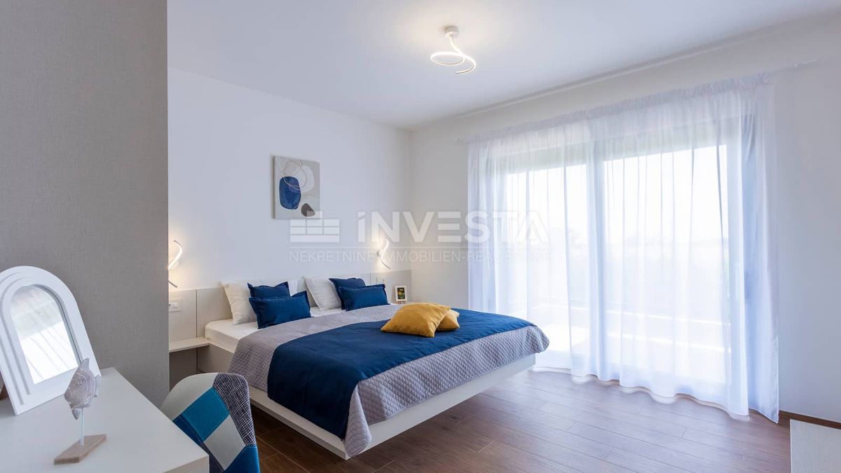 Okolica Svetvinčenta, Moderna vila z bazenom, novogradnja