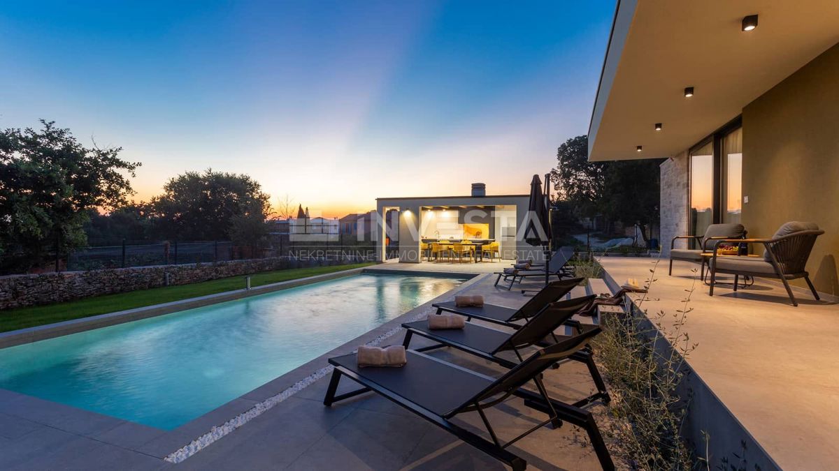 Okolica Svetvinčenta, Moderna vila z bazenom, novogradnja