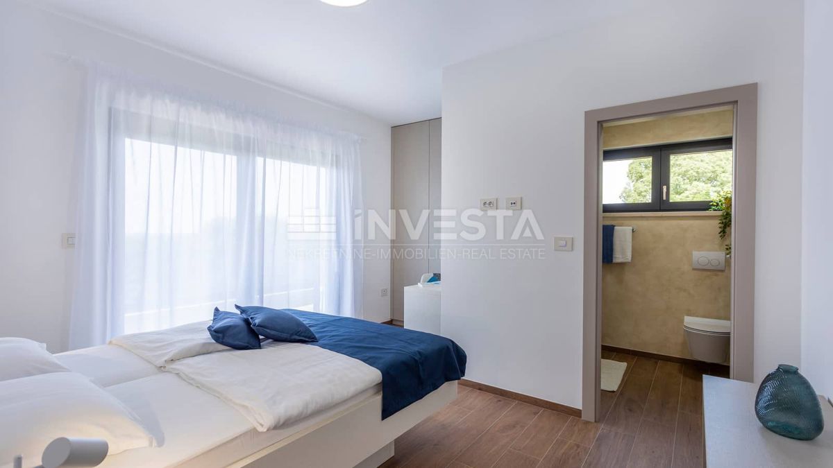 Okolica Svetvinčenta, Moderna vila z bazenom, novogradnja