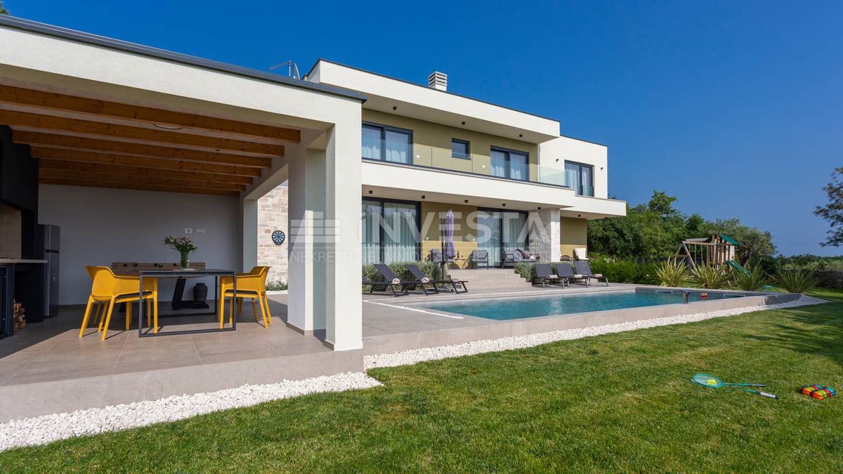 Okolica Svetvinčenta, Moderna vila z bazenom, novogradnja