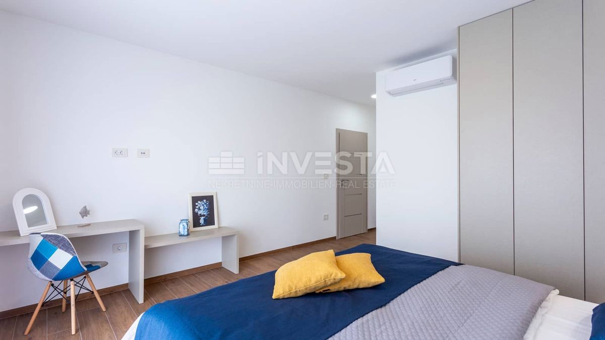 Okolica Svetvinčenta, Moderna vila z bazenom, novogradnja