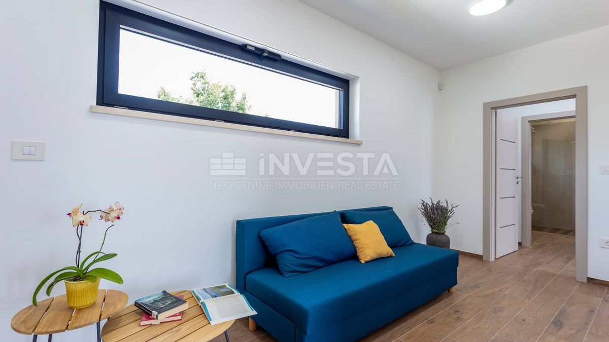 Okolica Svetvinčenta, Moderna vila z bazenom, novogradnja