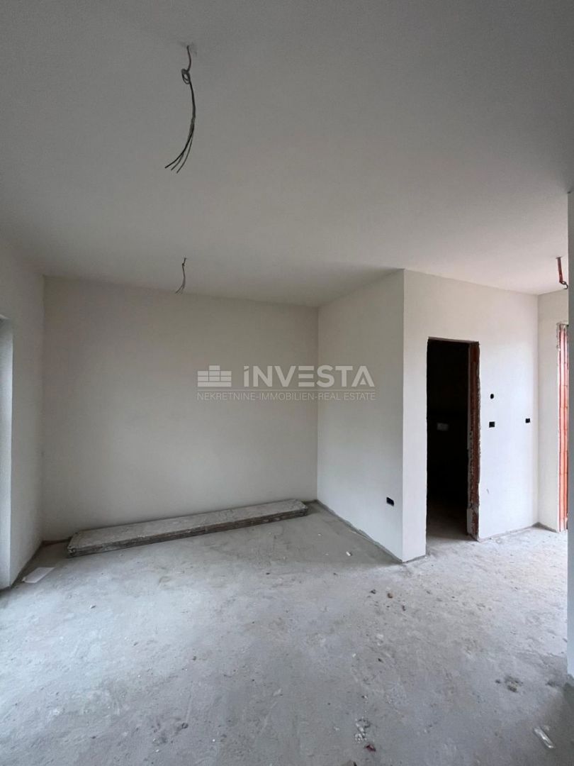 Premantura, novozgrajeni stanovi z vrtom, blizu centra in morja