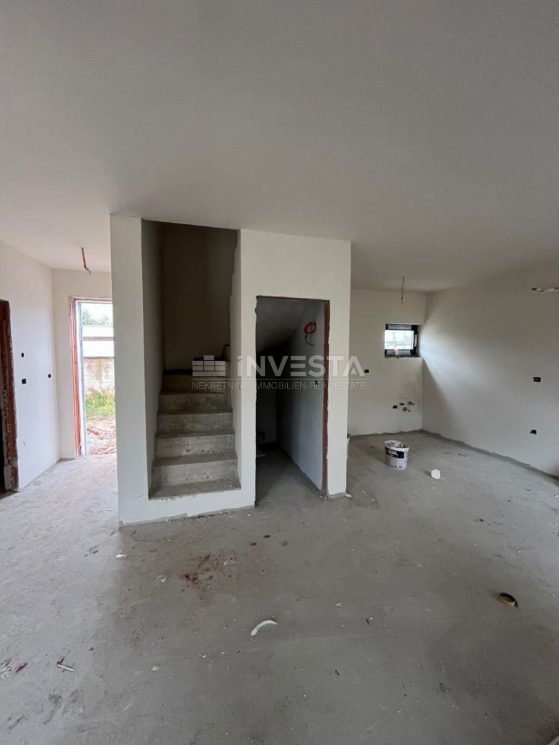 Premantura, novozgrajeni stanovi z vrtom, blizu centra in morja