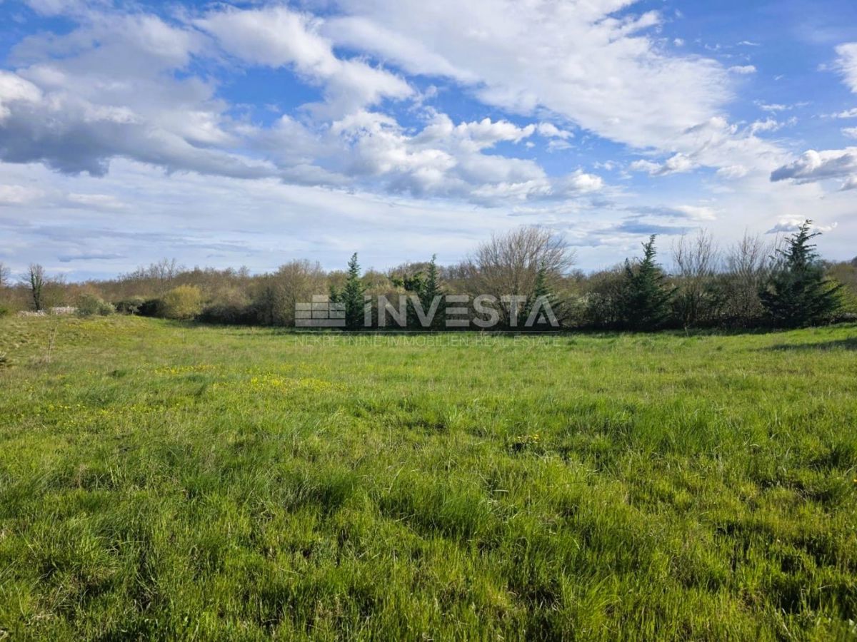 Zemljišče Žminj, 660m2