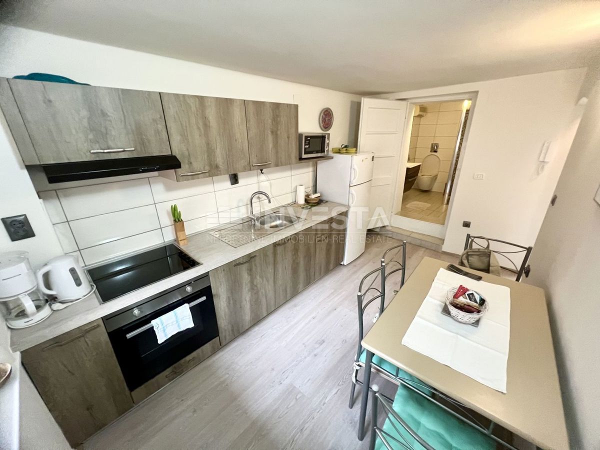 Pula, prenovljeno stanovanje v centru, 1. nadstropje, 45 m²