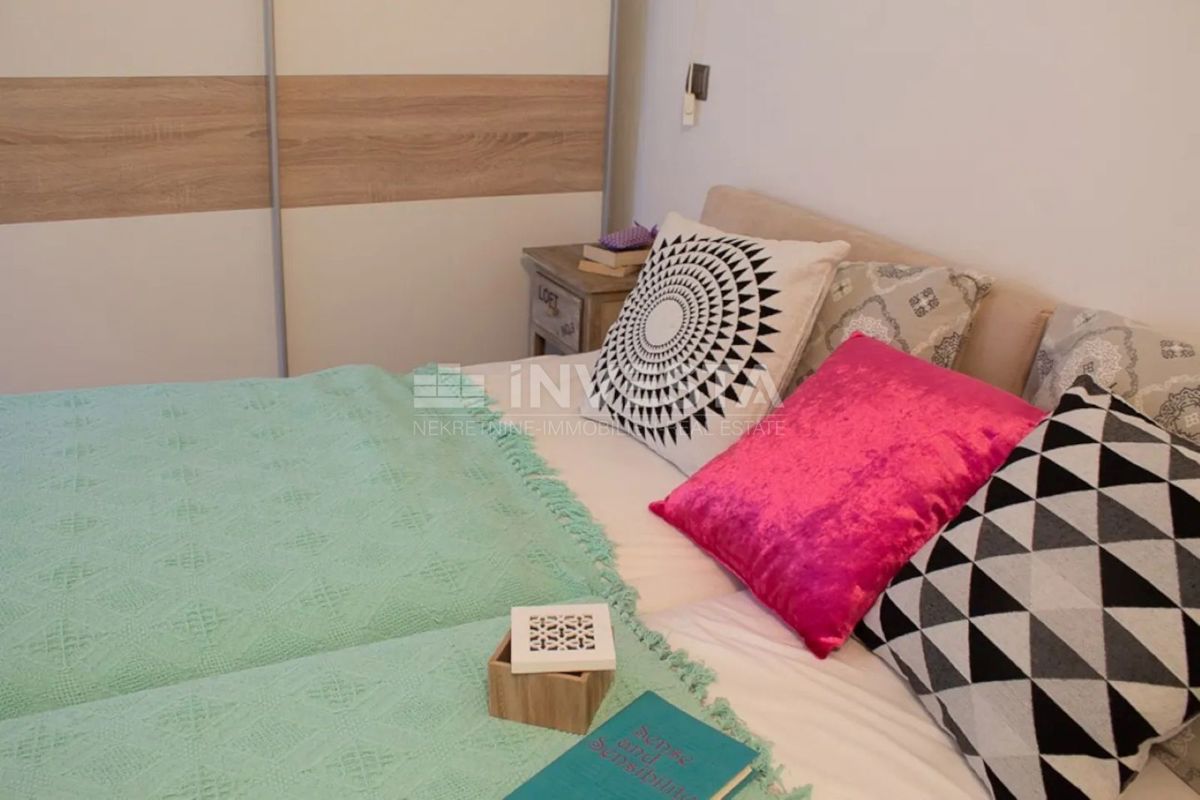 Pula, prenovljeno stanovanje v centru, 1. nadstropje, 45 m²