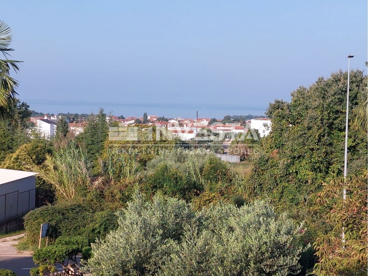 Poreč, prostorna hiša na odlični lokaciji s pogledom na morje, 3 apartmaji