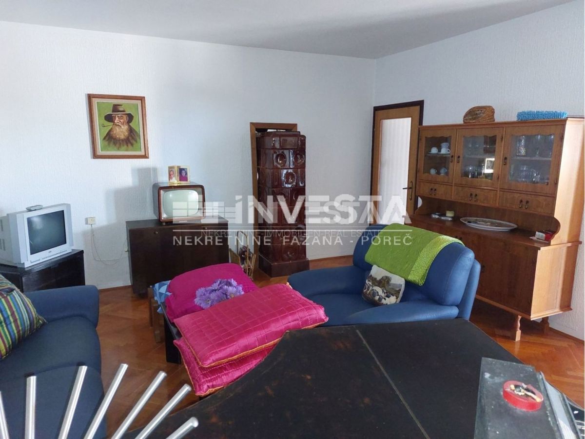 Poreč, prostorna hiša na odlični lokaciji s pogledom na morje, 3 apartmaji