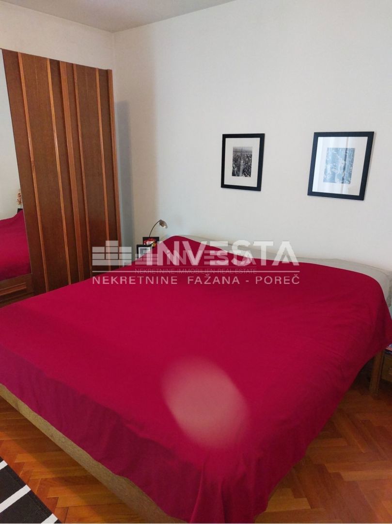 Poreč, prostorna hiša na odlični lokaciji s pogledom na morje, 3 apartmaji