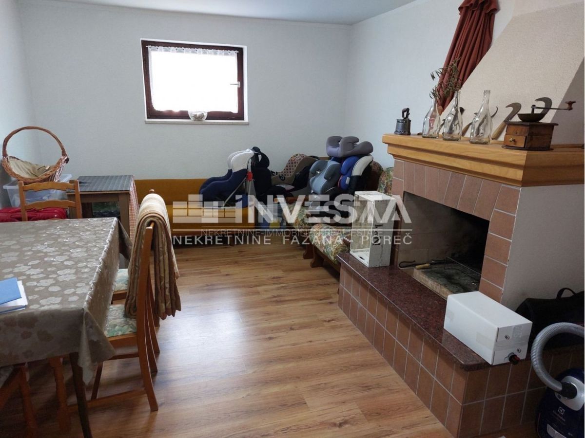 Poreč, prostorna hiša na odlični lokaciji s pogledom na morje, 3 apartmaji