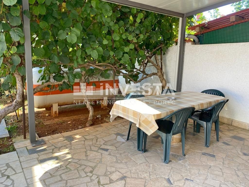 Fažana, Valbandon, hiša s tremi stanovanjskimi enotami v bližini morja in plaž