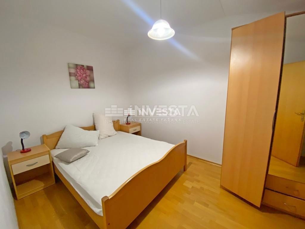 Fažana, Apartmajska hiša s 5 stanovanjskimi enotami, 600m od plaže