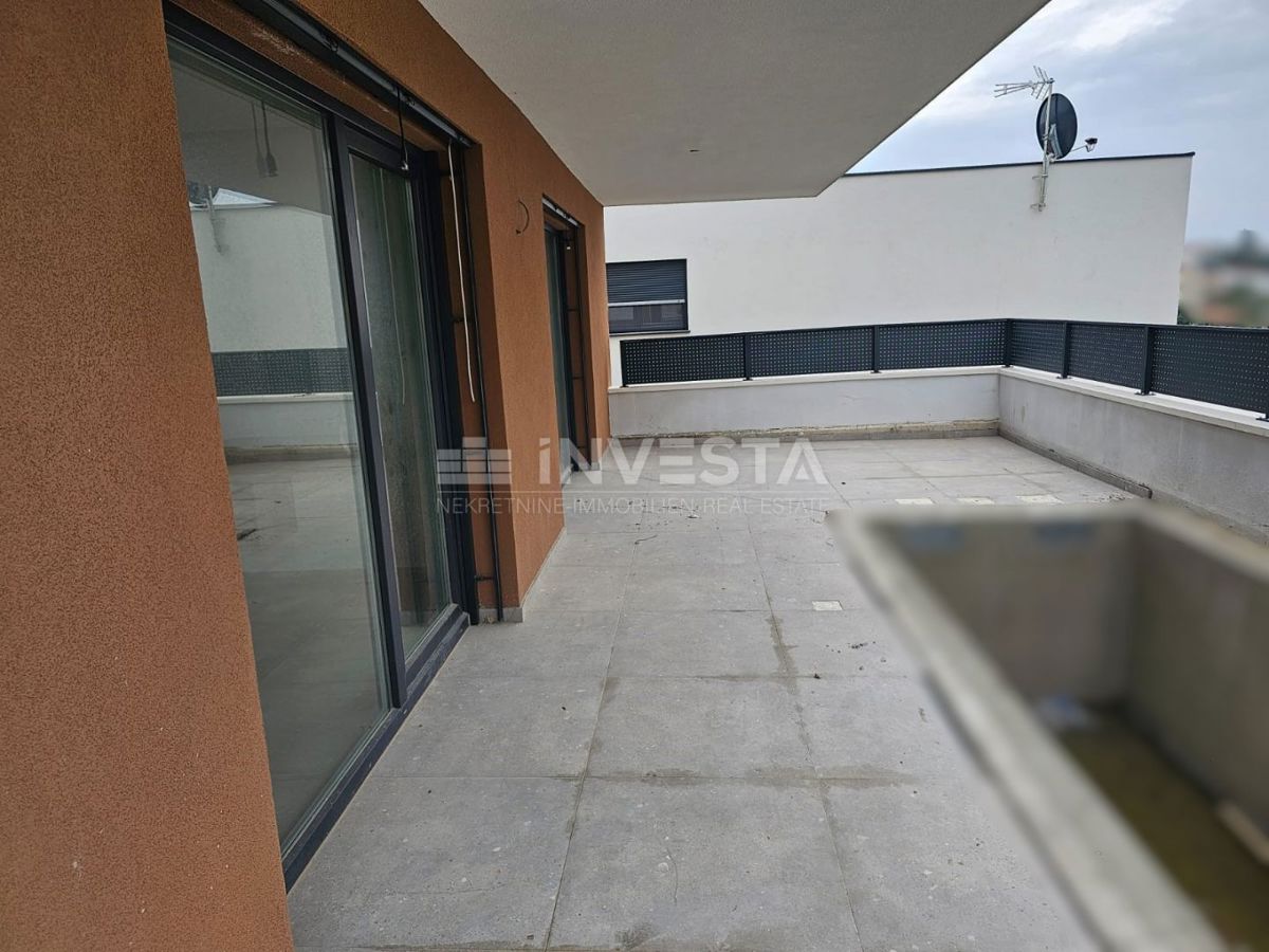 Medulin, moderna vila 150 m od morja