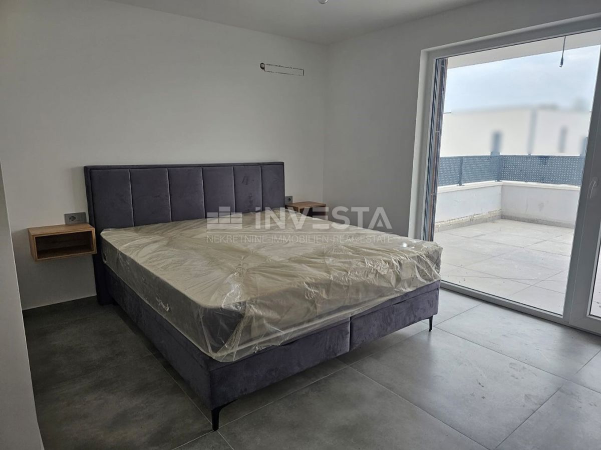 Medulin, moderna vila 150 m od morja