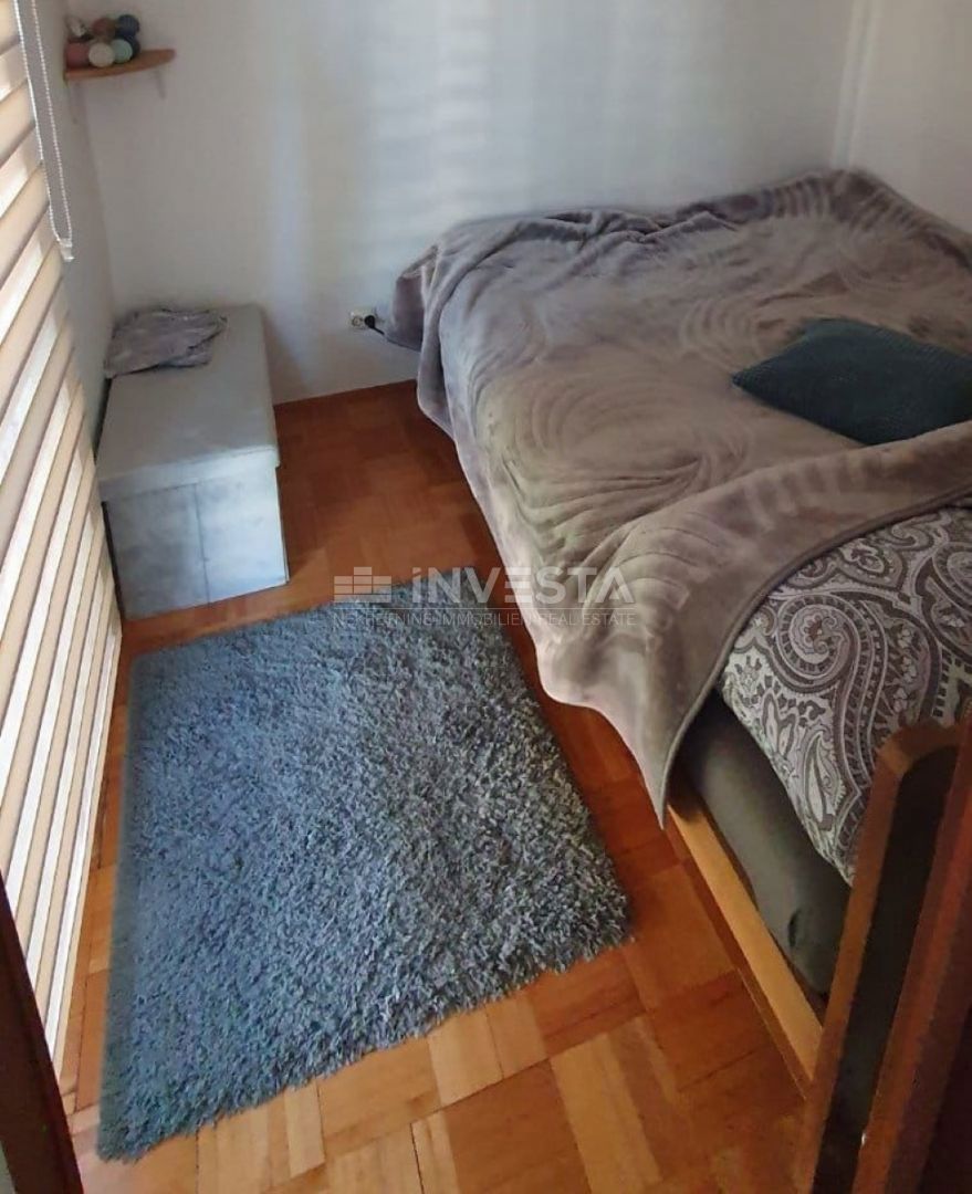 Pula center, stan v visokem pritličju s parkirnim mestom