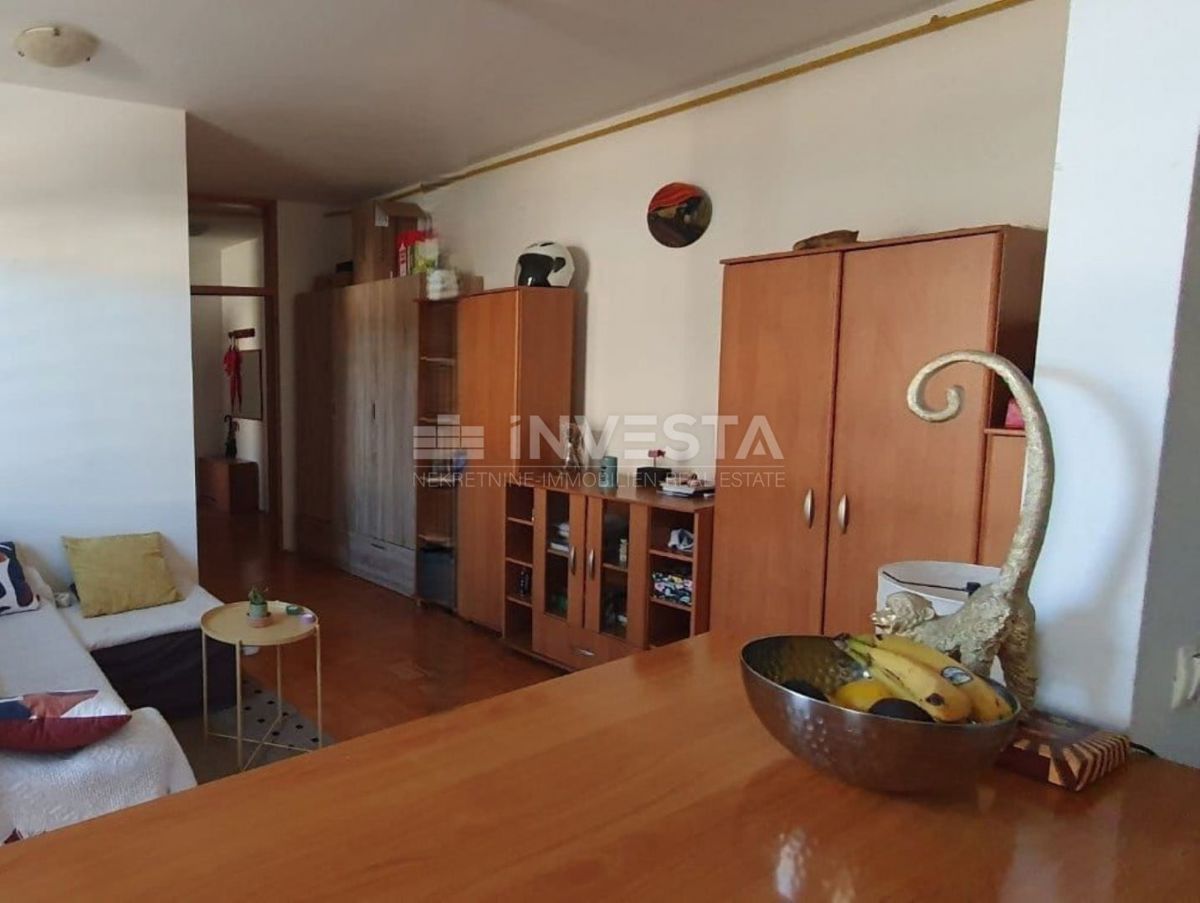 Pula center, stan v visokem pritličju s parkirnim mestom