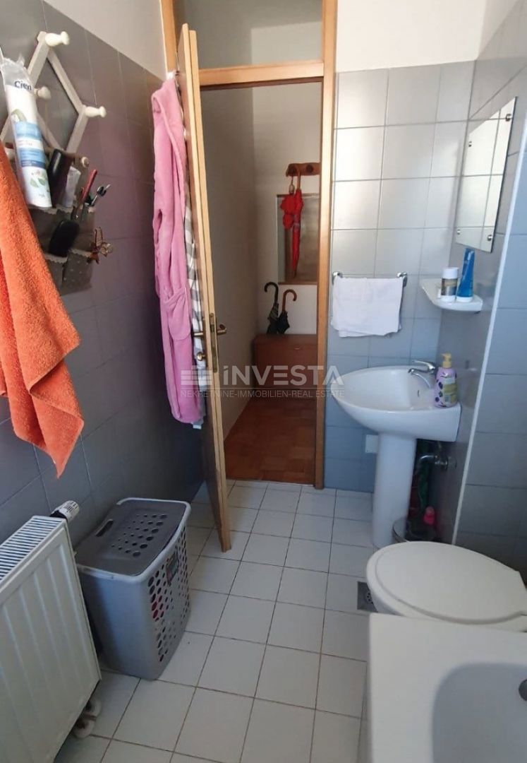 Pula center, stan v visokem pritličju s parkirnim mestom