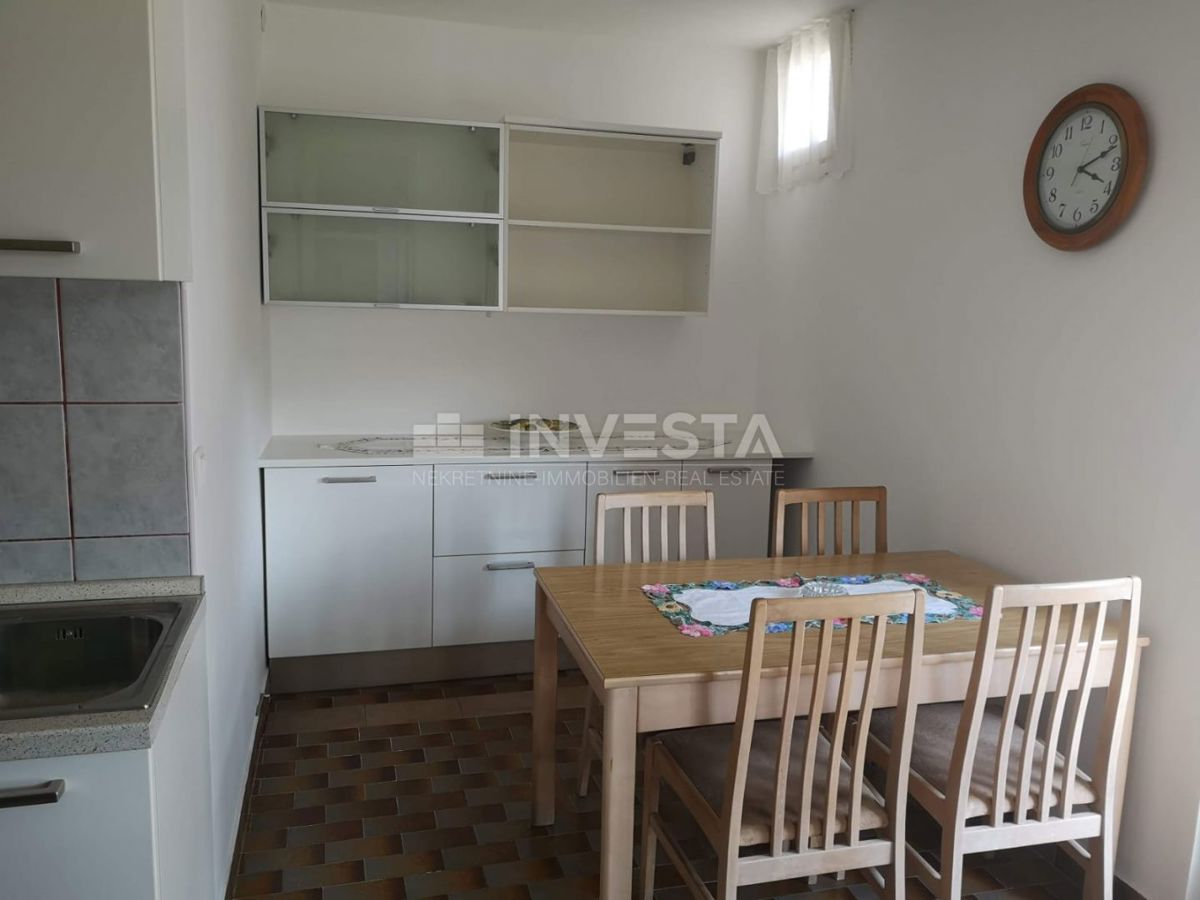 Pula, Šijana, opremljen apartma v 5. nadstropju stavbe z dvigalom