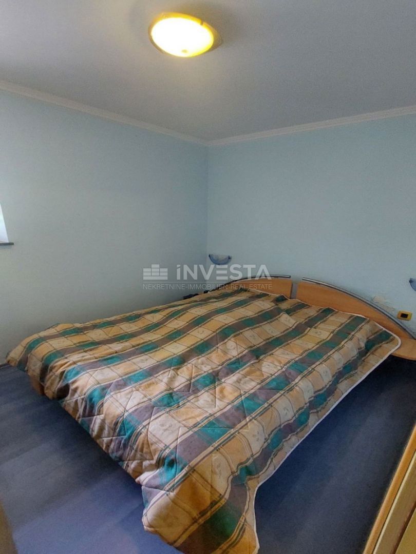 Občina Marčana, kamnita hiša z dvema stanovanjema.