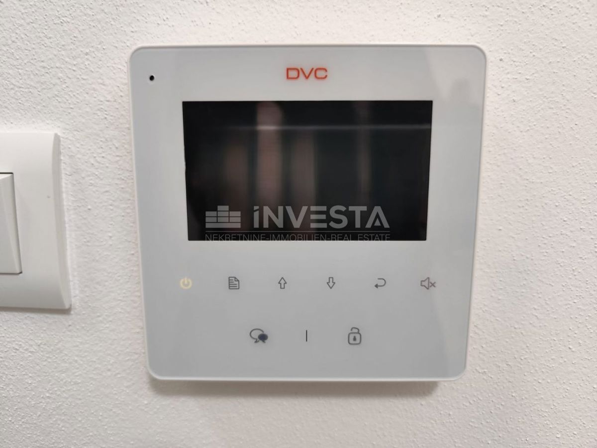  Apartma v prvem nadstropju s teraso, blizu morja in Fažane.