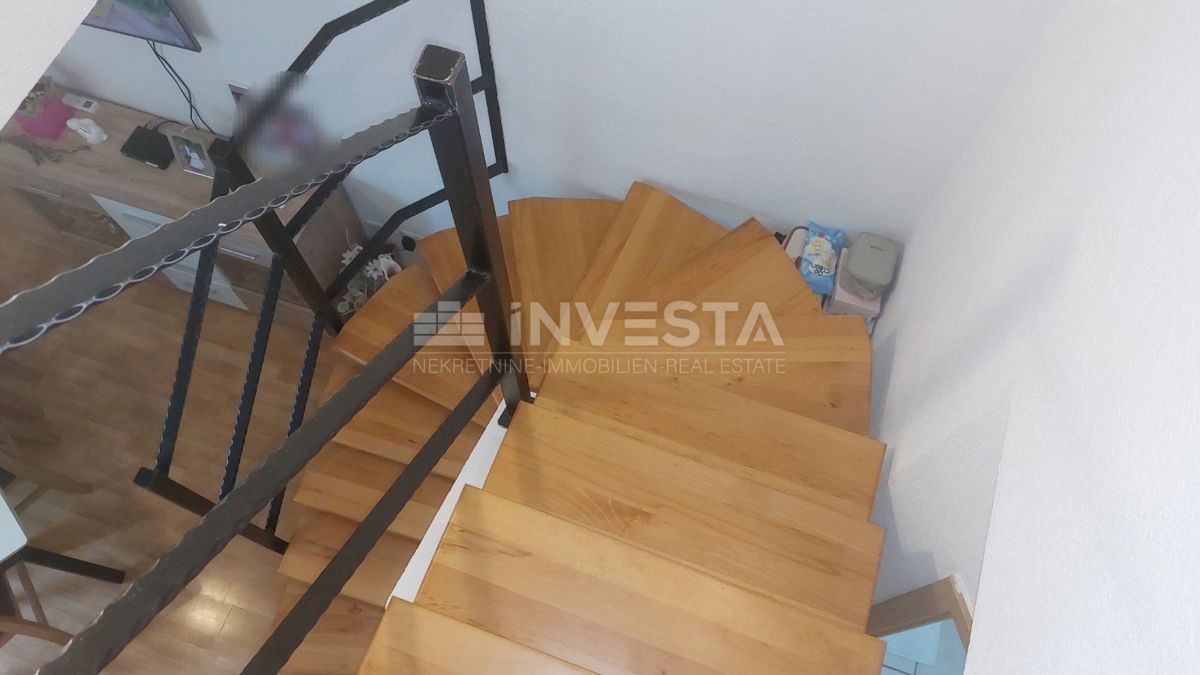 Hiša v vrsti