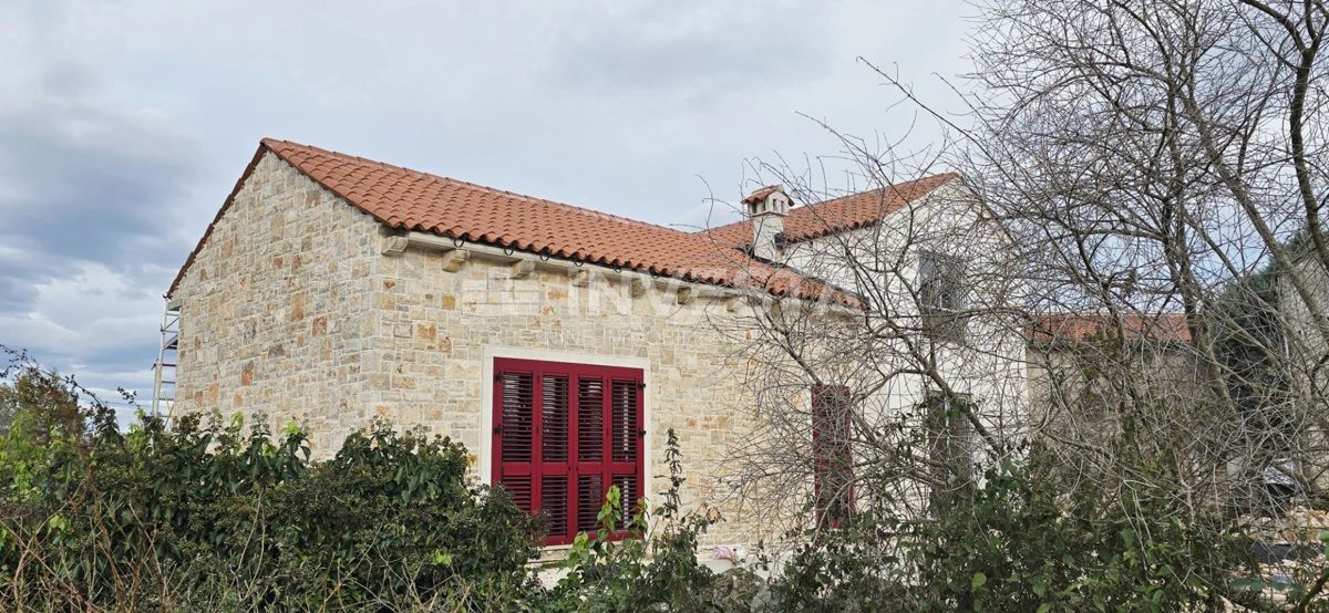 Prenovljena istrska hiša v mirnem okolju